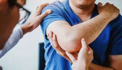 ízületi javítás coxarthrosis esetén hogyan kezeljük a hüvelykujj ízületi fájdalmakat